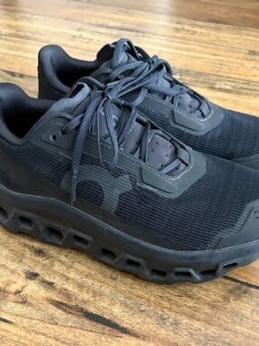 On Cloudmonster Void sneakers